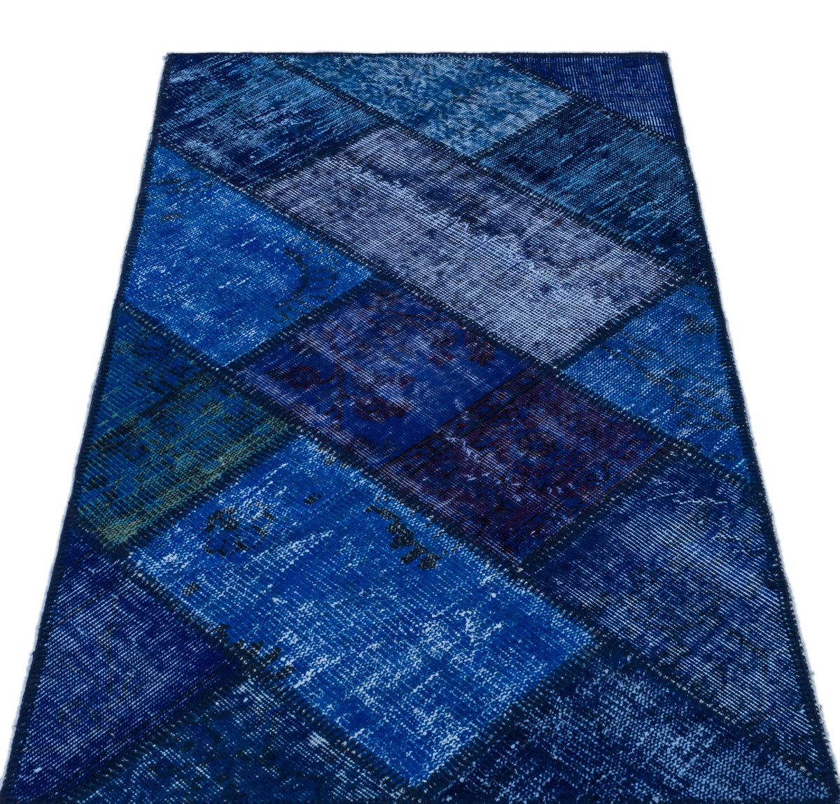 Kilva Mavi ve Lacivert Patchwork Desenli El Dokuma Halı 80x150 cm – detay görünümü