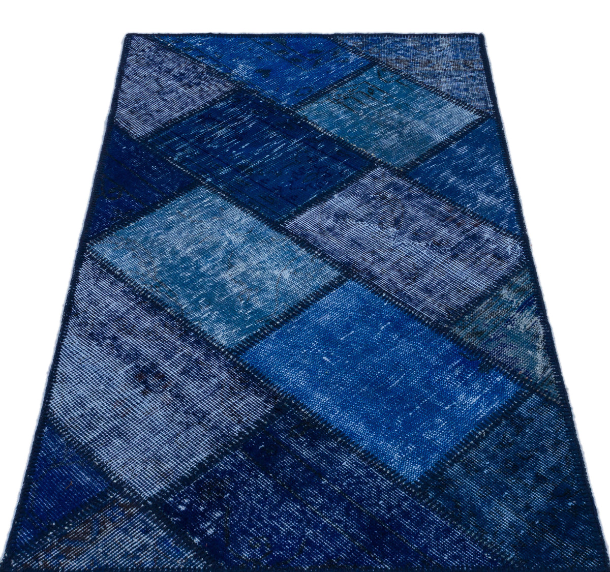 Kilva Mavi ve Lacivert Patchwork Desenli El Dokuma Halı 80x150 cm – detay görünümü