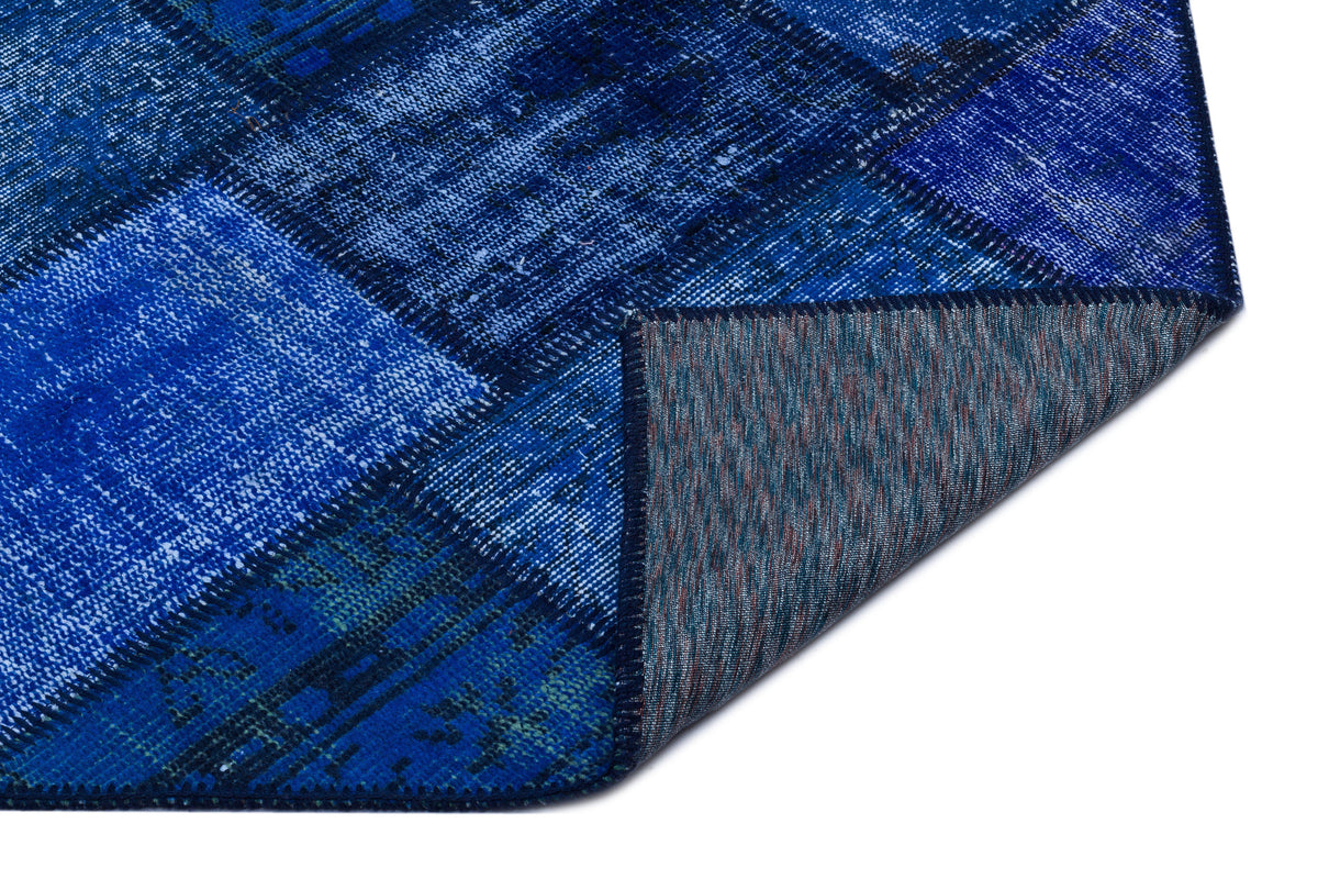 Kilva Mavi ve Lacivert Patchwork Desenli El Dokuma Halı 80x150 cm – detay görünümü