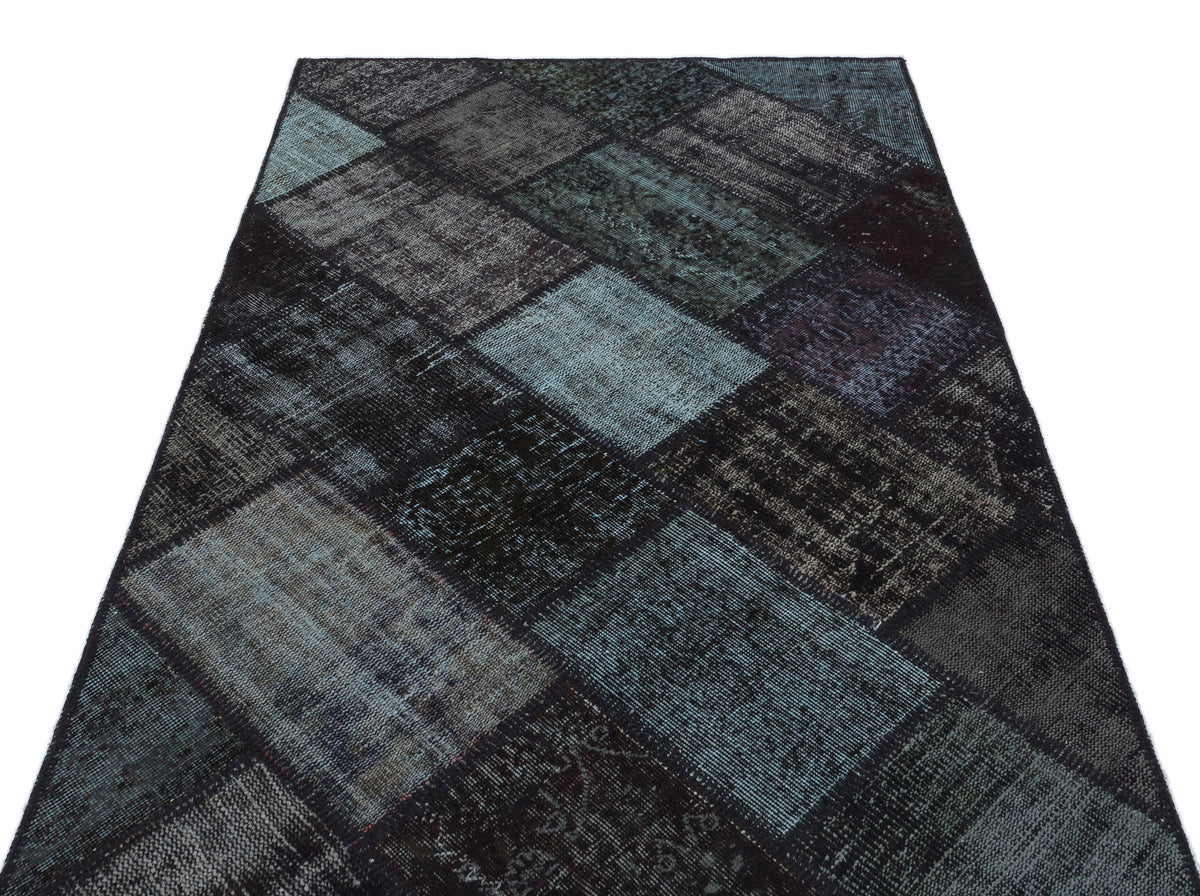 Kilva Siyah ve Antrasit Patchwork Desenli El Dokuma Halı 120x180 cm – detay görünümü