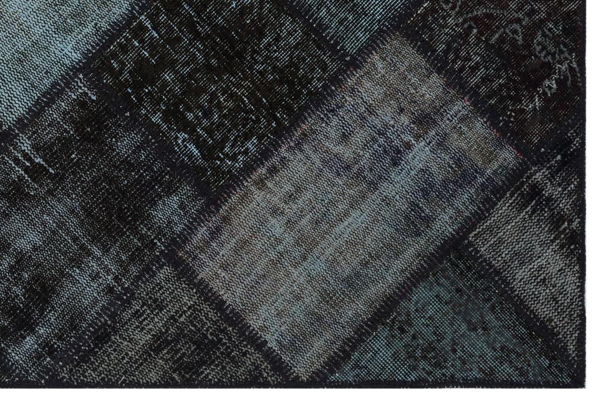 Kilva Siyah ve Antrasit Patchwork Desenli El Dokuma Halı 120x180 cm – detay görünümü