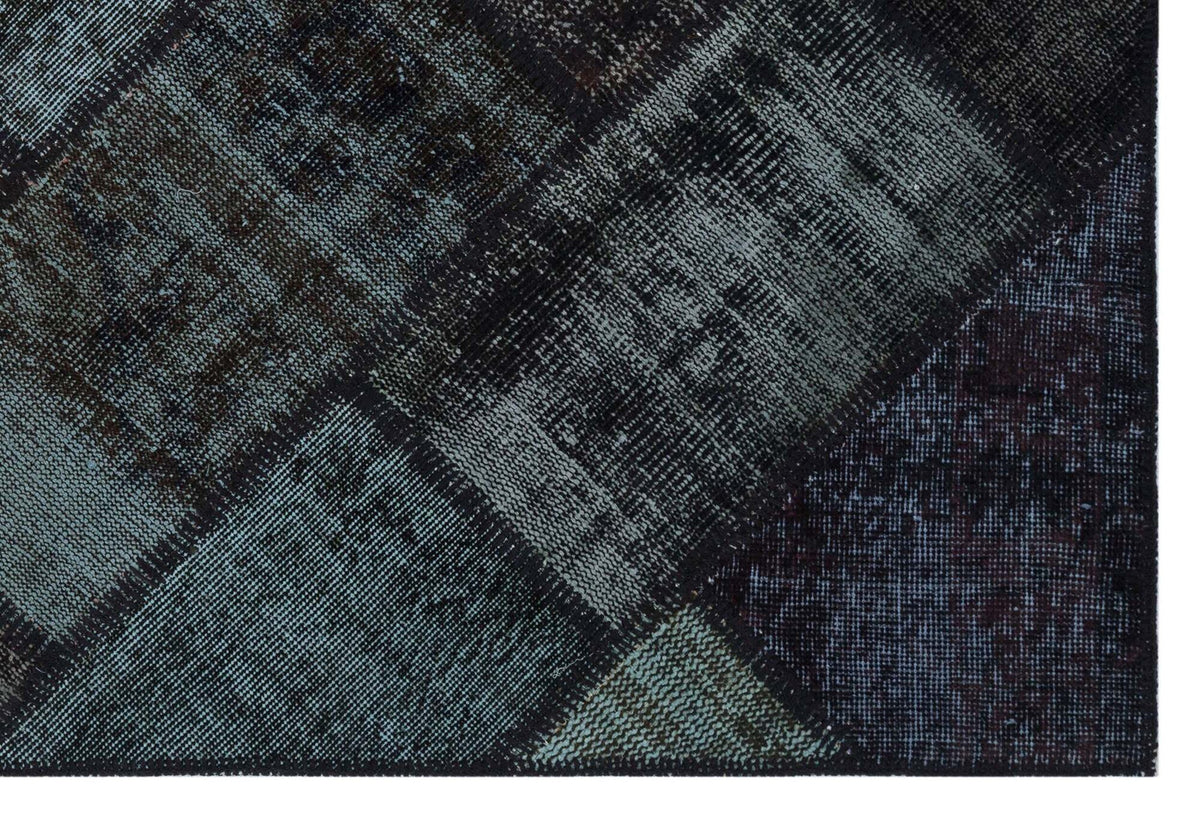 Kilva Siyah ve Antrasit Patchwork Desenli El Dokuma Halı 120x180 cm – detay görünümü
