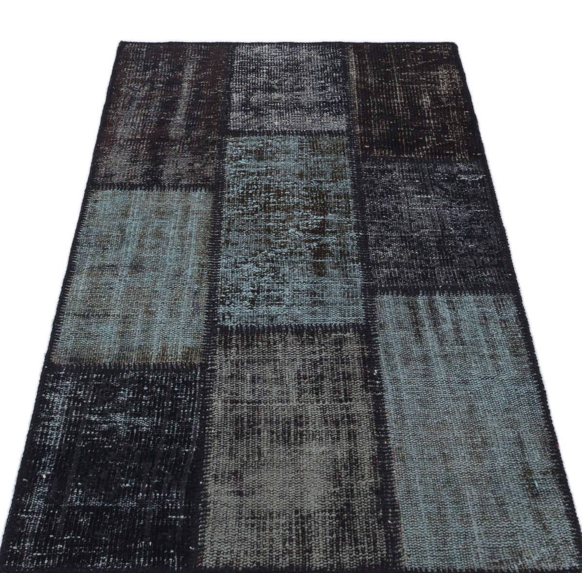 Kilva Siyah ve Gri Patchwork Desenli El Dokuma Halı 80x150 cm – detay görünümü