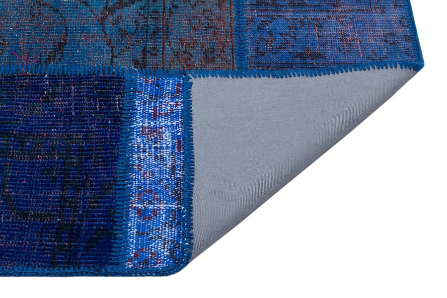Kilva Mavi ve Lacivert Patchwork Desenli El Dokuma Halı 118x177 cm – detay görünümü