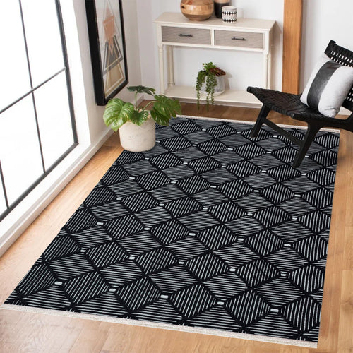 Siyah Geometrik Modern Etnik Desenli Halı  | Makinada Yıkanabilir | Hav Toz Vermez | Leke Tutmayan | Kaymaz Taban | Dijital Makine Baskı | Salon Yolluk Mutfak Halısı