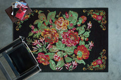 Siyah Çiçekli Modern Etnik Desenli Halı  | Makinada Yıkanabilir | Hav Toz Vermez | Leke Tutmayan | Kaymaz Taban | Dijital Makine Baskı | Salon Yolluk Mutfak Halısı