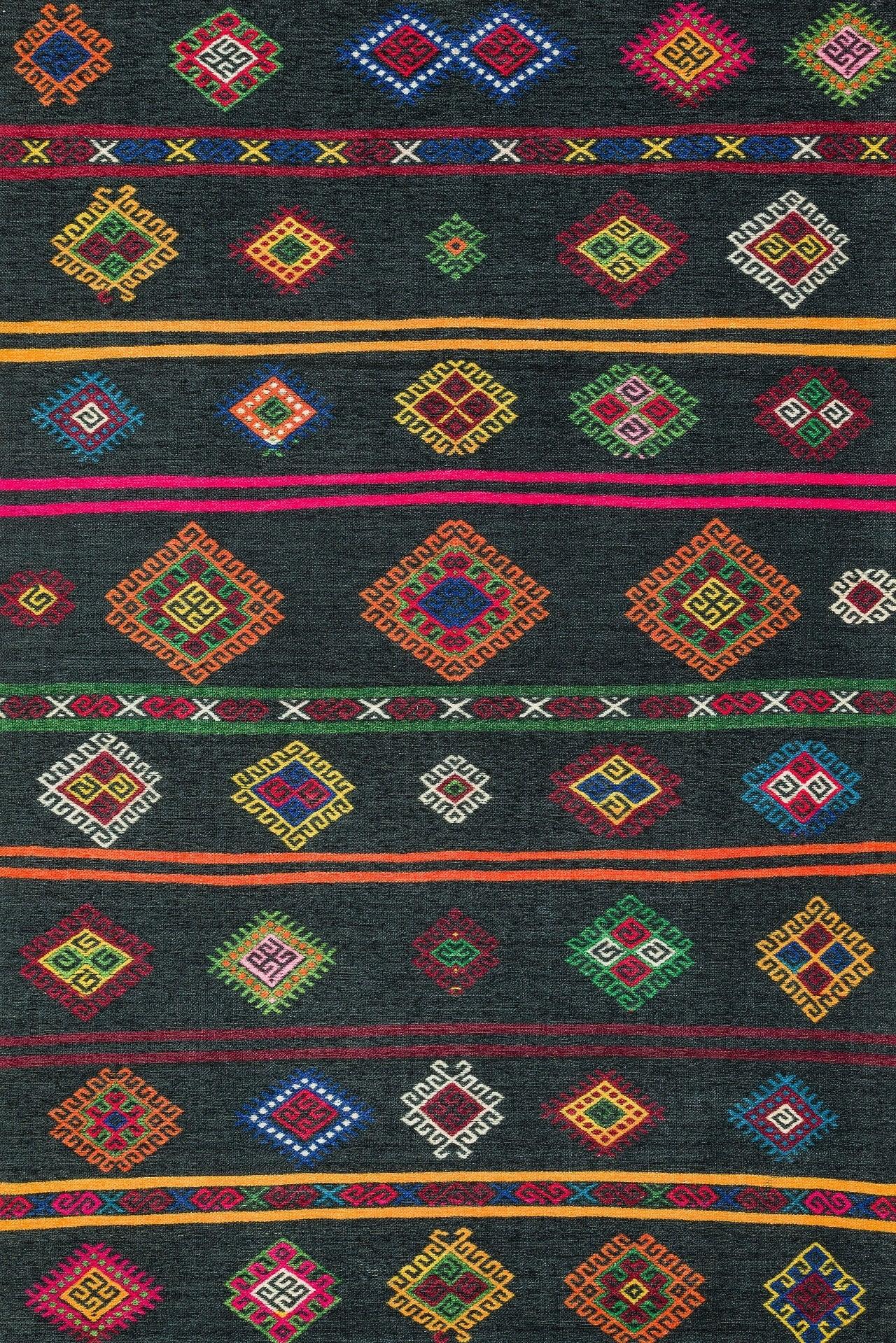 Renkli Siyah Etnik Geometrik Halı - Yıkanabilir - Kaymaz Taban - Pati Dostu