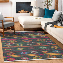 Siyah Etnik Modern Etnik Desenli Halı  | Makinada Yıkanabilir | Hav Toz Vermez | Leke Tutmayan | Kaymaz Taban | Dijital Makine Baskı | Salon Yolluk Mutfak Halısı