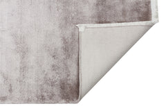 Düz Renk El Emeği ile Özel Tezgahlarda Üretilen Viskon Uşak Halısı