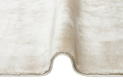 Düz Renk El Emeği ile Özel Tezgahlarda Üretilen Viskon Uşak Halısı