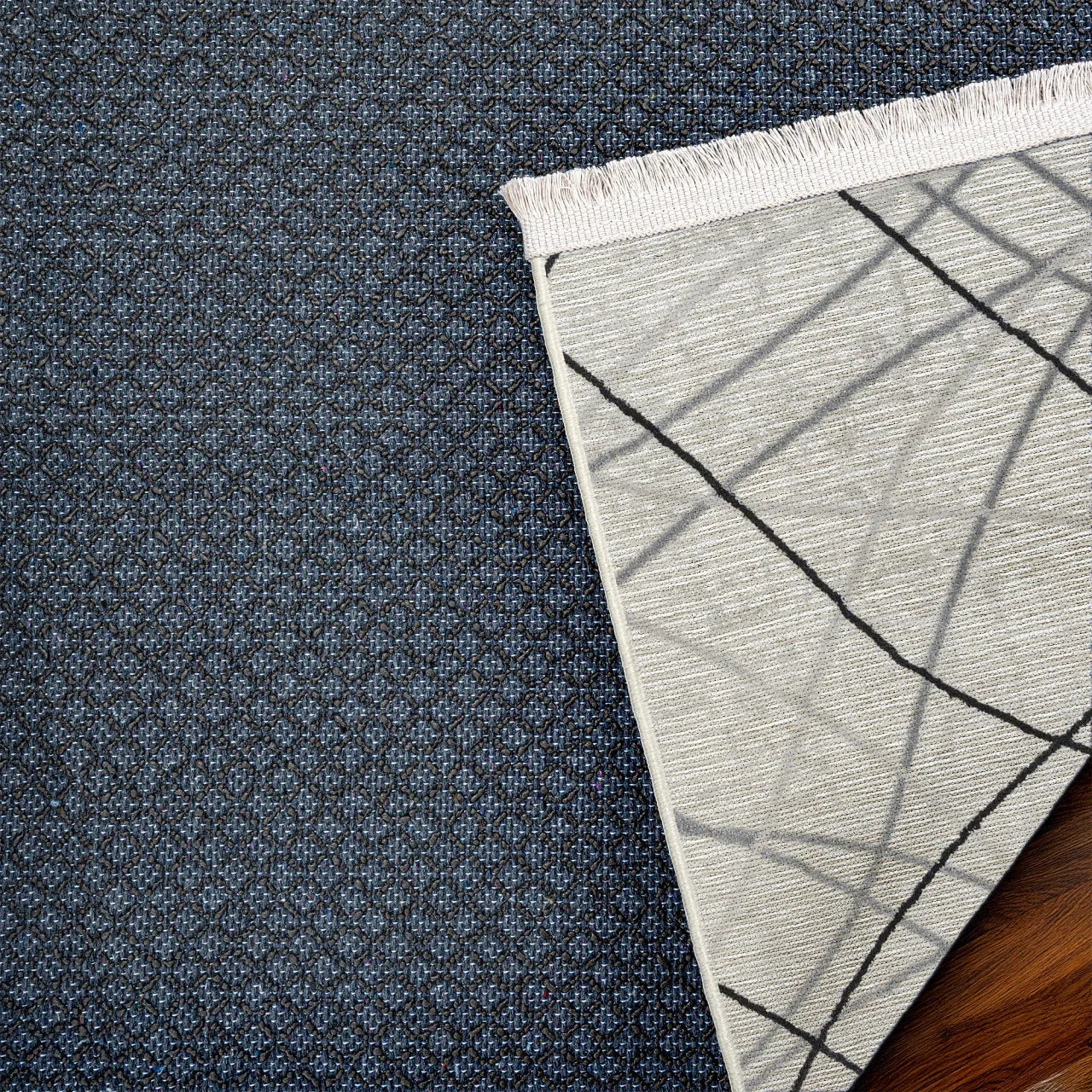 Gri Siyah Geometrik Minimalist Halı - Yıkanabilir - Kaymaz Taban - Pati Dostu