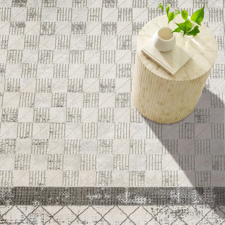 Minimalist Grey and White Geometric Area Rug – in the hallway