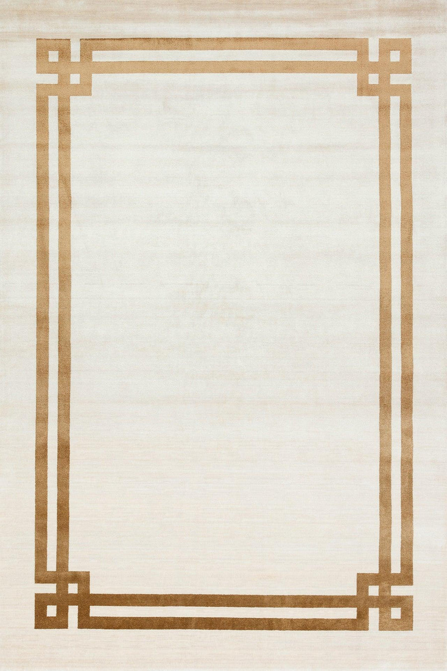 Cremefarbener Teppich mit geometrischem Muster in Tan – im Wohnzimmer