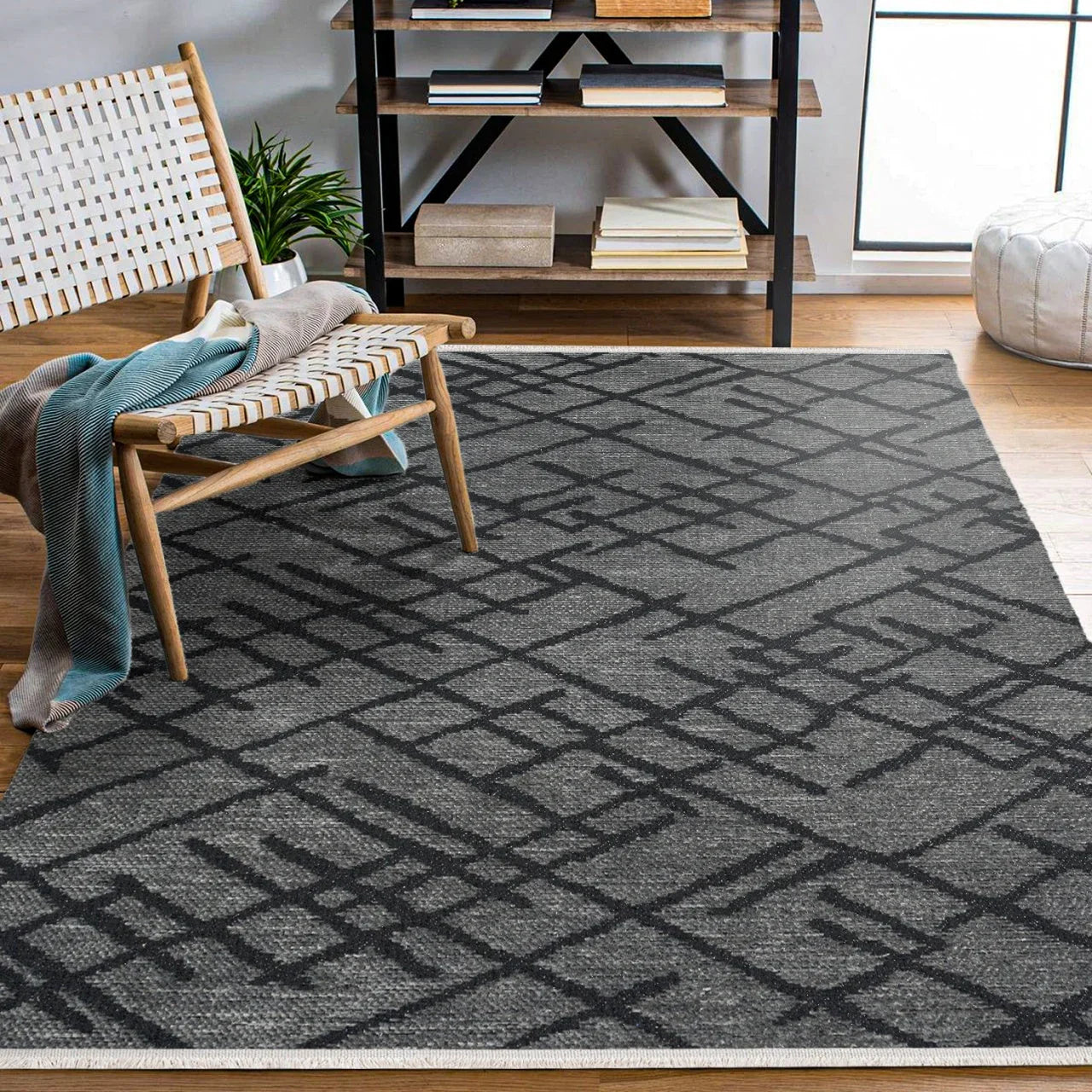 Antrasit Siyah Geometrik Minimalist Halı - Yıkanabilir - Kaymaz Taban - Pati Dostu