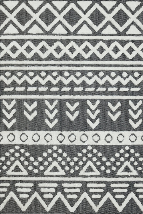 Siyah Etnik Modern Etnik Desenli Halı  | Makinada Yıkanabilir | Hav Toz Vermez | Leke Tutmayan | Kaymaz Taban | Dijital Makine Baskı | Salon Yolluk Mutfak Halısı