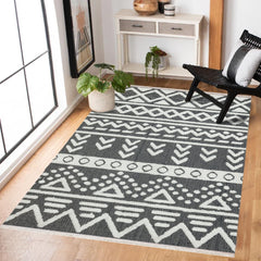 Siyah Etnik Modern Etnik Desenli Halı  | Makinada Yıkanabilir | Hav Toz Vermez | Leke Tutmayan | Kaymaz Taban | Dijital Makine Baskı | Salon Yolluk Mutfak Halısı