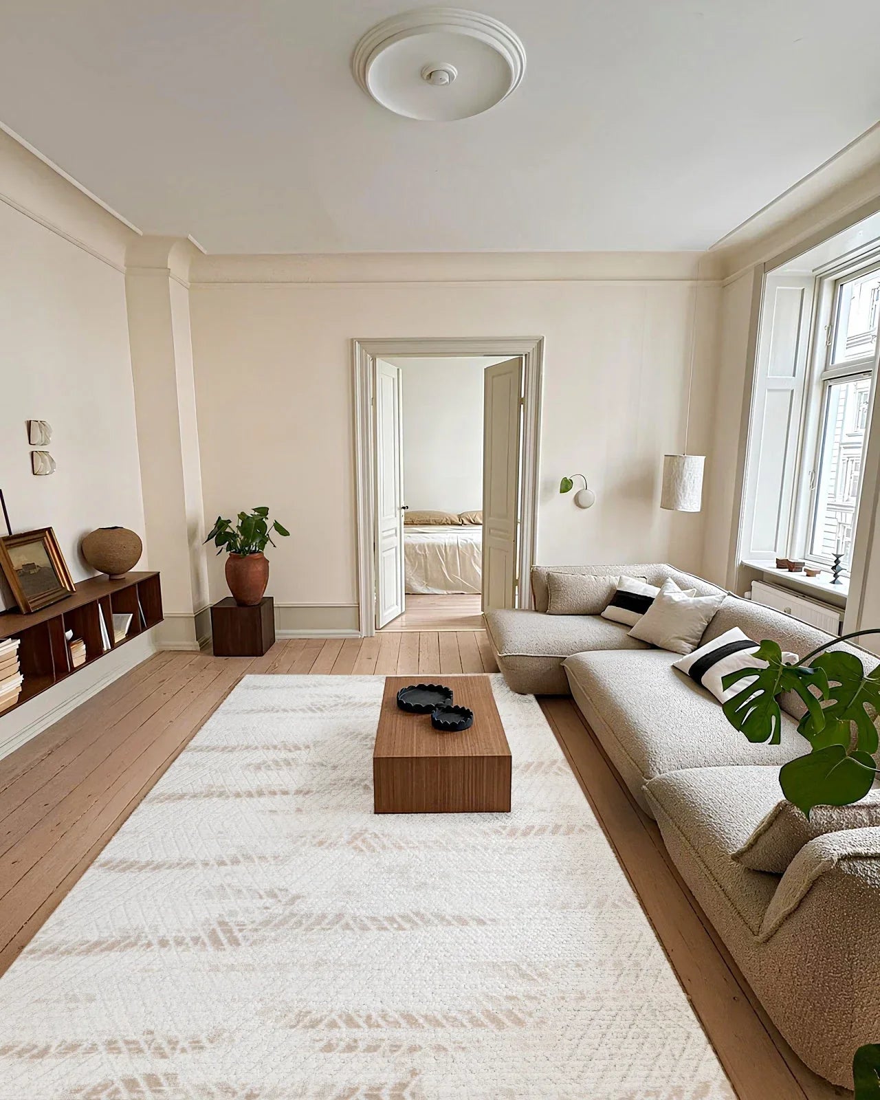Beyaz Ekru Minimalist Modern Halı - Yıkanabilir - Kaymaz Taban - Pati Dostu