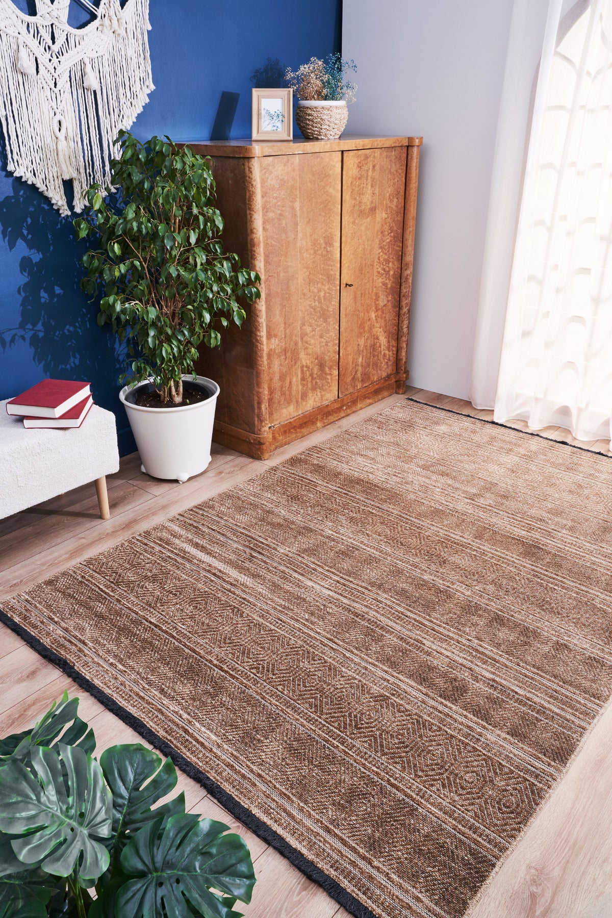 Alkora Kahverengi Bej Geometrik Modern Makine Halısı