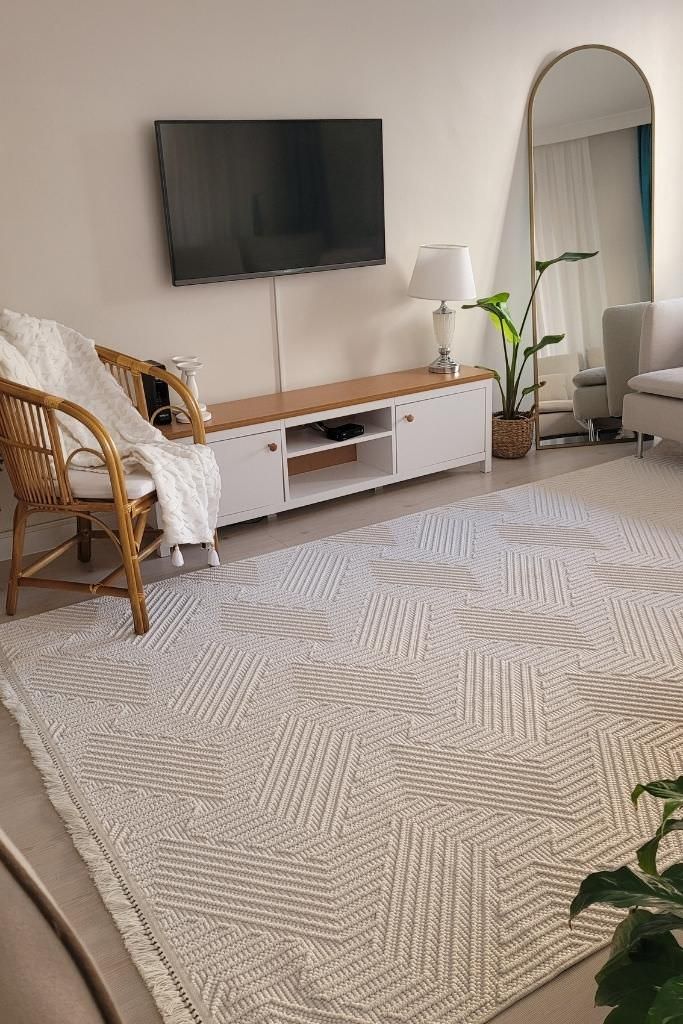 Lunera Ekru Beyaz Kabartmalı Geometrik Desenli Modern Makine Halısı