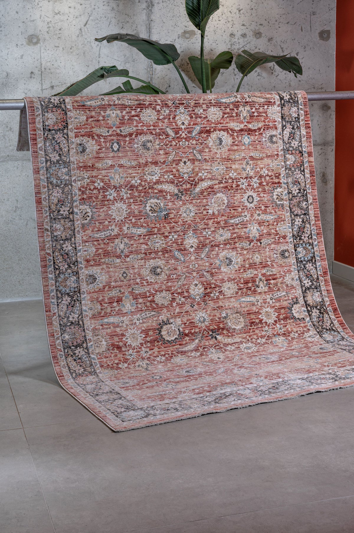 Lasli Turuncu Madalyon Desenli Klasik Makine Halısı – genel görünüm