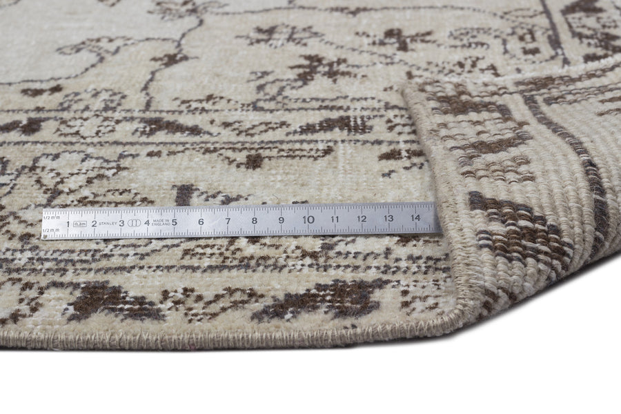 Tirena Bej ve Gri Madalyon Desenli El Dokuma Halı 174x280 cm – detay görünümü