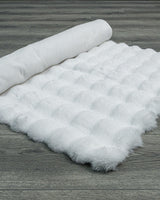 Beyaz Desensiz Polyester Makine Halısı, Kabartmalı