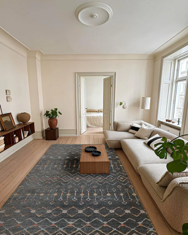 Antrasit Siyah Geometrik Minimalist Halı - Yıkanabilir - Kaymaz Taban - Pati Dostu