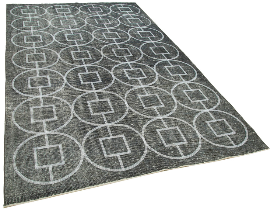 Kesle Light Grey Vintage Hand-Woven Rug with Geometric Pattern 176x297 cm – overall view