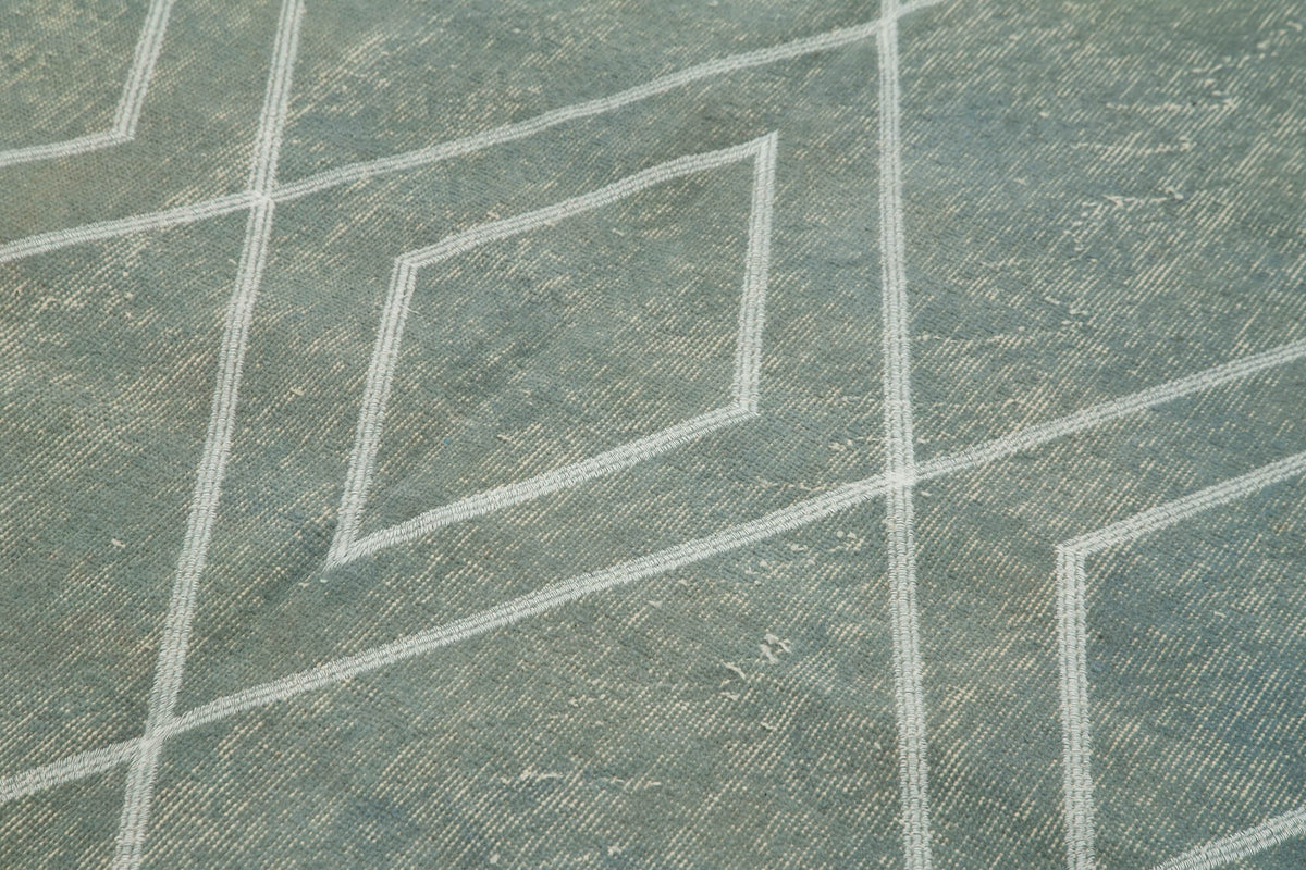Kesle Vintage Turkuaz Beyaz Geometrik El Dokuma Halı 153x255 cm – mekânda kullanım
