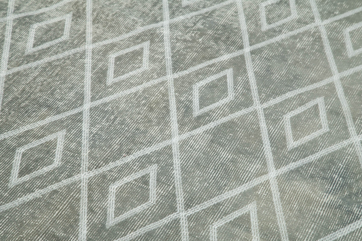 Kesle Açık Gri Geometrik Desenli El Dokuma Halı 148x248 cm – mekânda kullanım