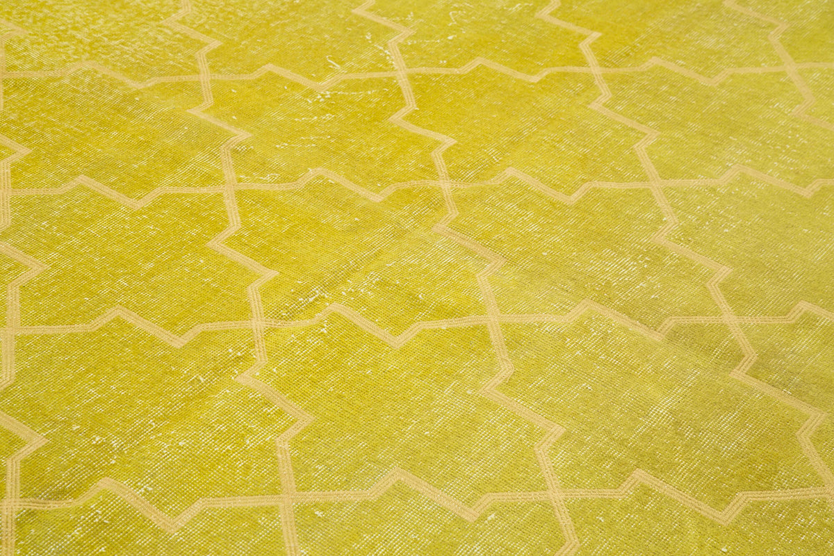 Kesle Geometrik Desenli Sarı ve Bej El Dokuma Halı 198x287 cm 28223 – mekânda kullanım