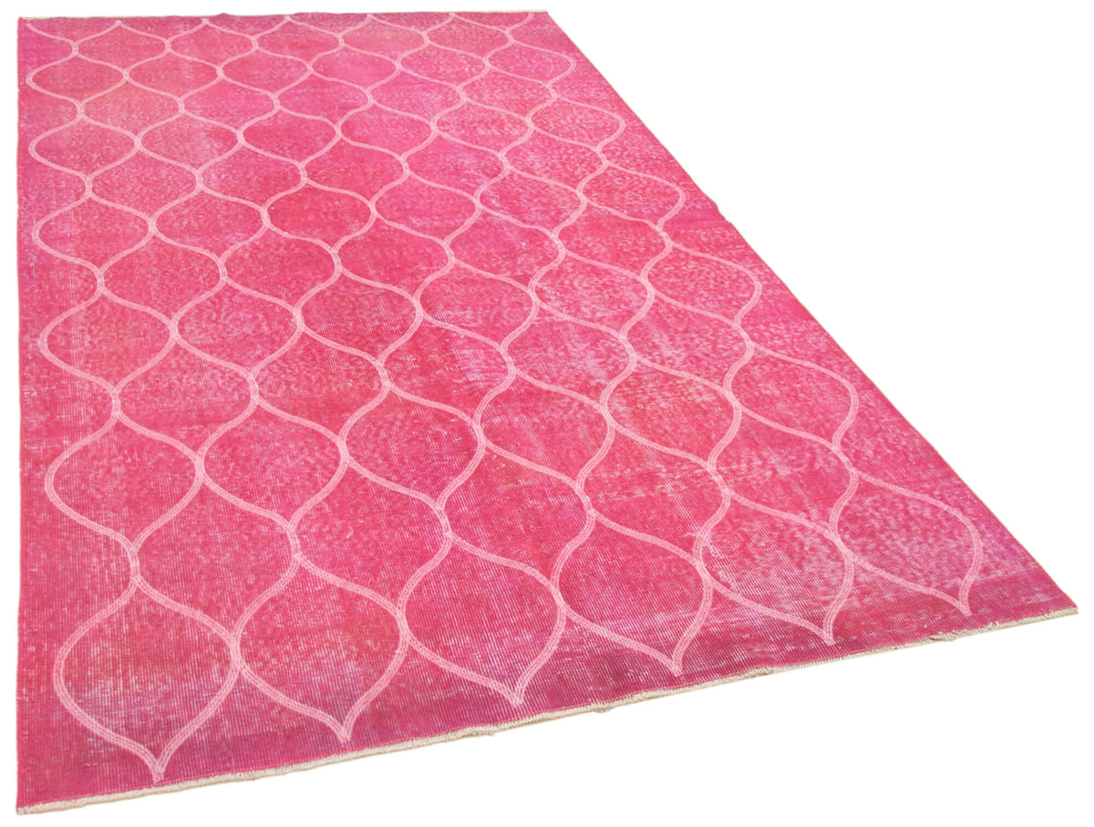 Kesle Beyaz Modern Halı Pembe Zeminli Geometrik Desenli 158x262 cm – genel görünüm