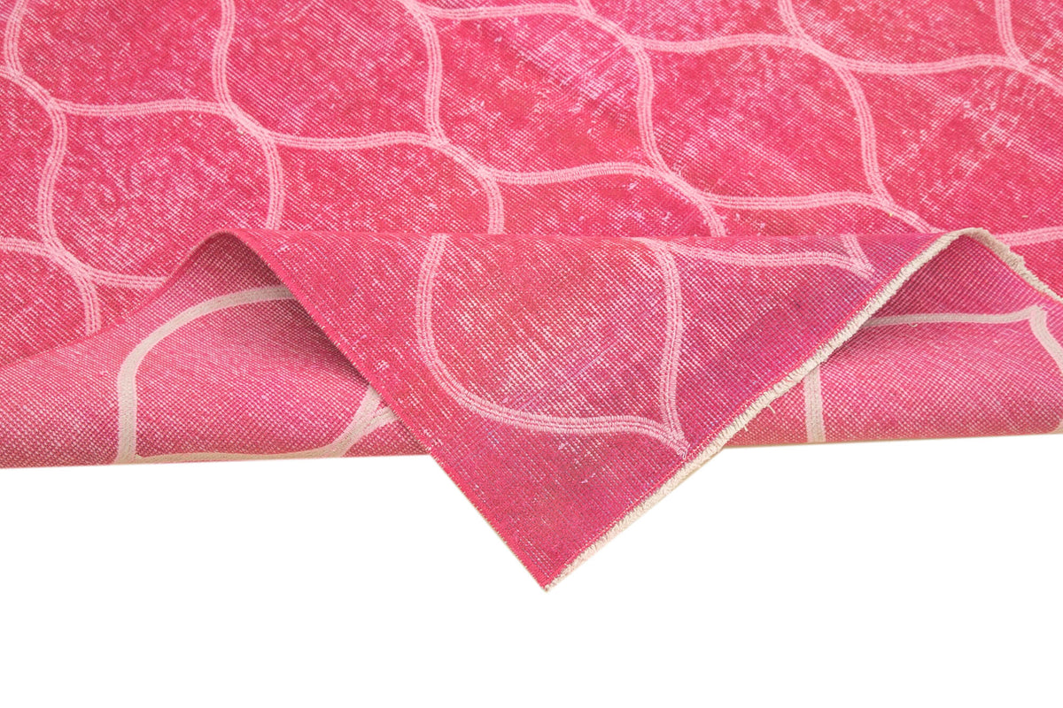 Kesle Beyaz Modern Halı Pembe Zeminli Geometrik Desenli 158x262 cm – kenar detayı