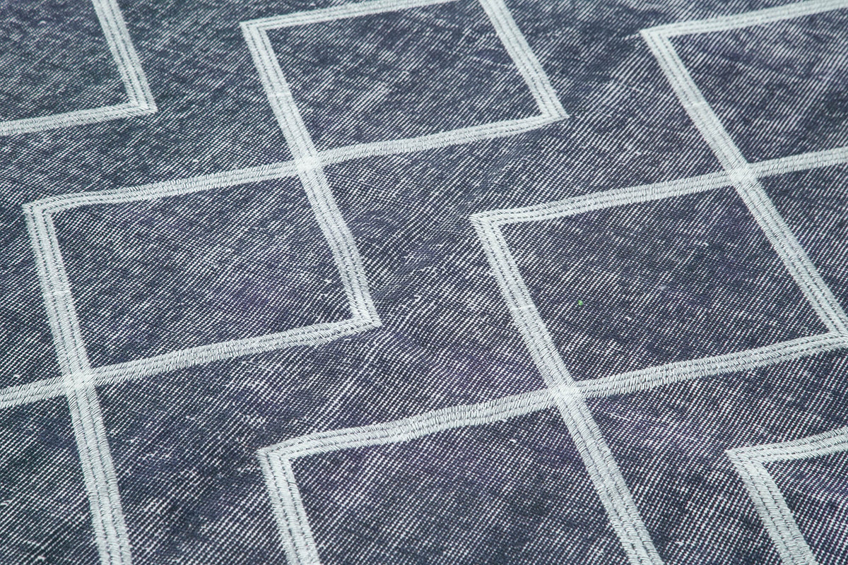 Kesle Gri Beyaz Geometrik Desenli Modern El Dokuma Yün Pamuk Halı 160x264 cm – mekânda kullanım
