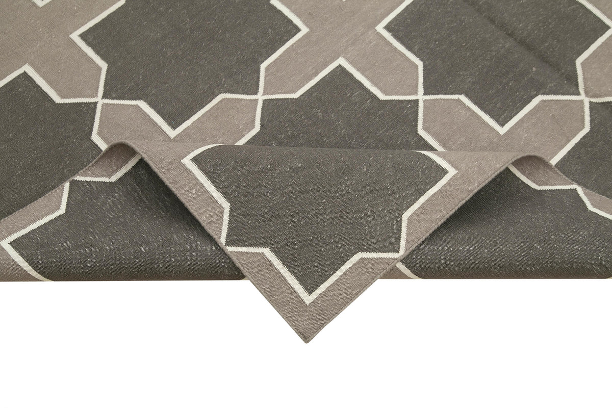 Navamo Gri Antrasit Geometrik Duri Kilim 188x273 cm – kenar detayı