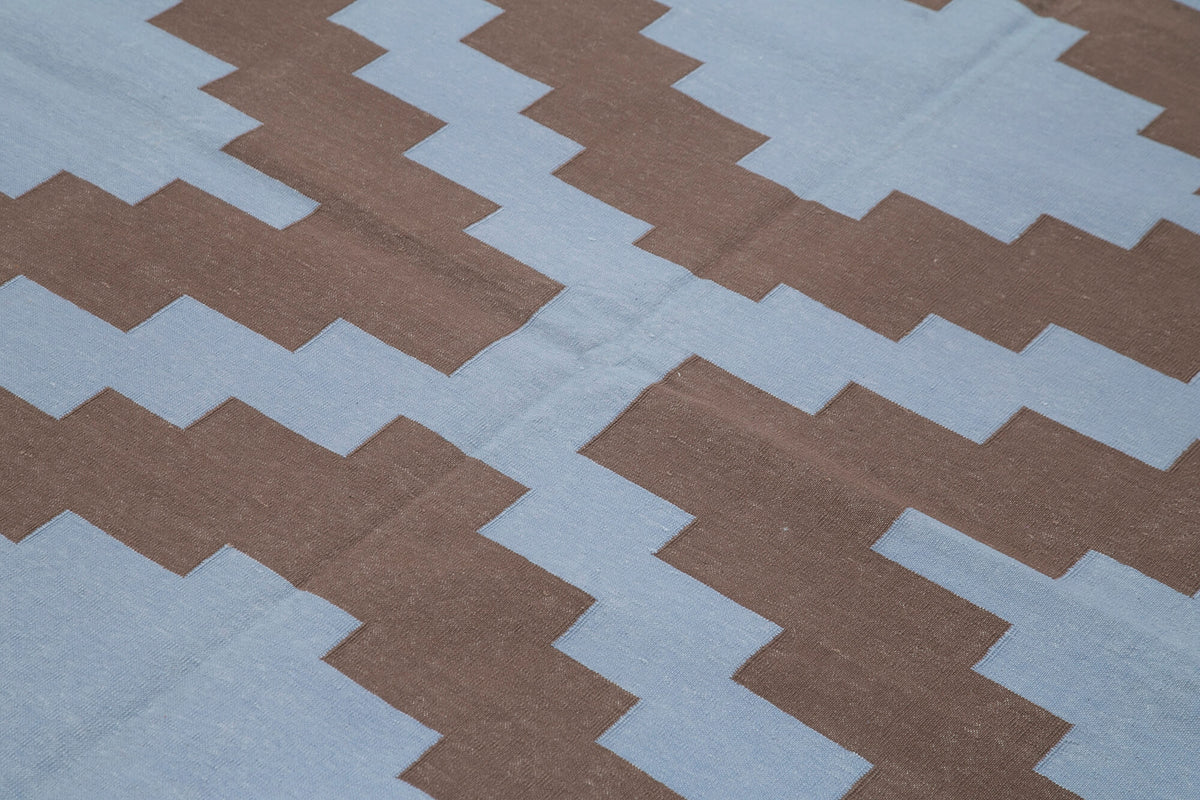 Navamo Mavi Kahverengi Geometrik Modern Duri El Dokuma Kilim 185x275 cm – mekânda kullanım