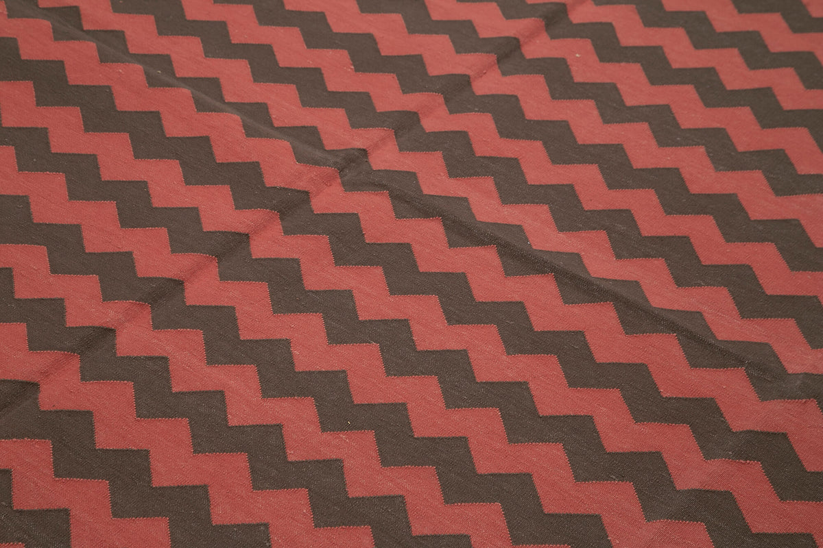 Navamo Kırmızı Geometrik Desenli Pamuk Duri Kilim 245x298 cm – mekânda kullanım