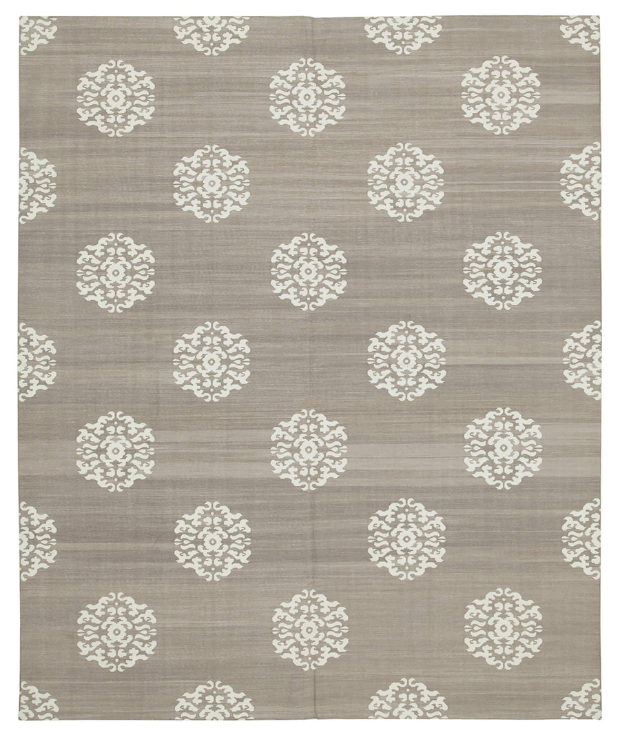 Kilim Duri Navamo gris et blanc à motifs géométriques, tissé à la main, 244x297 cm