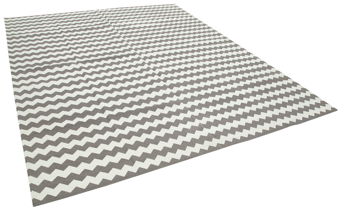 Navamo Dokuma Modern Gri Beyaz Geometrik Desenli Kilim 242x300 cm – genel görünüm