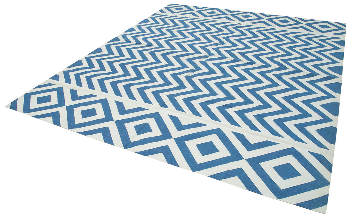 Navamo Mavi Beyaz Geometrik Desenli Pamuk El Dokuma Duri Kilim 250x300 cm – doku yakın çekim