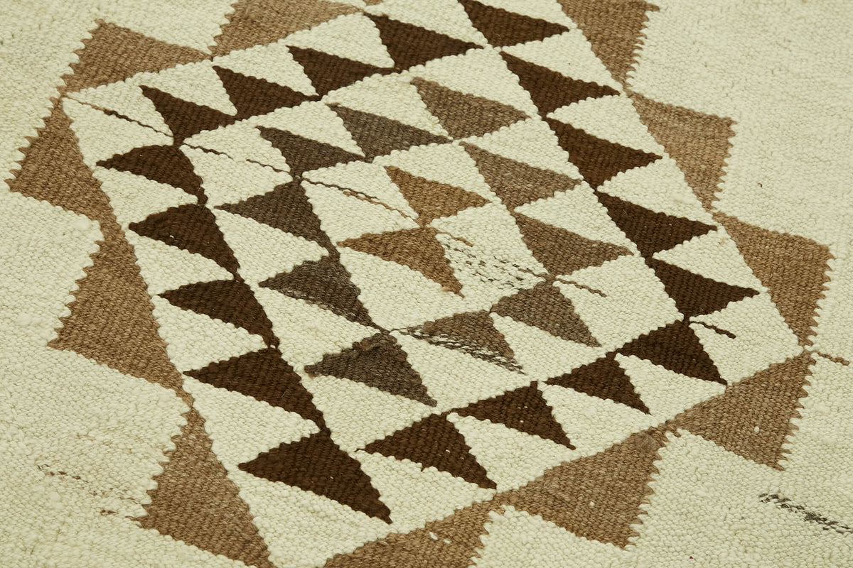 Razka Bej Kahverengi Baklava Desenli El Dokuma Kilim 85x338 cm – mekânda kullanım