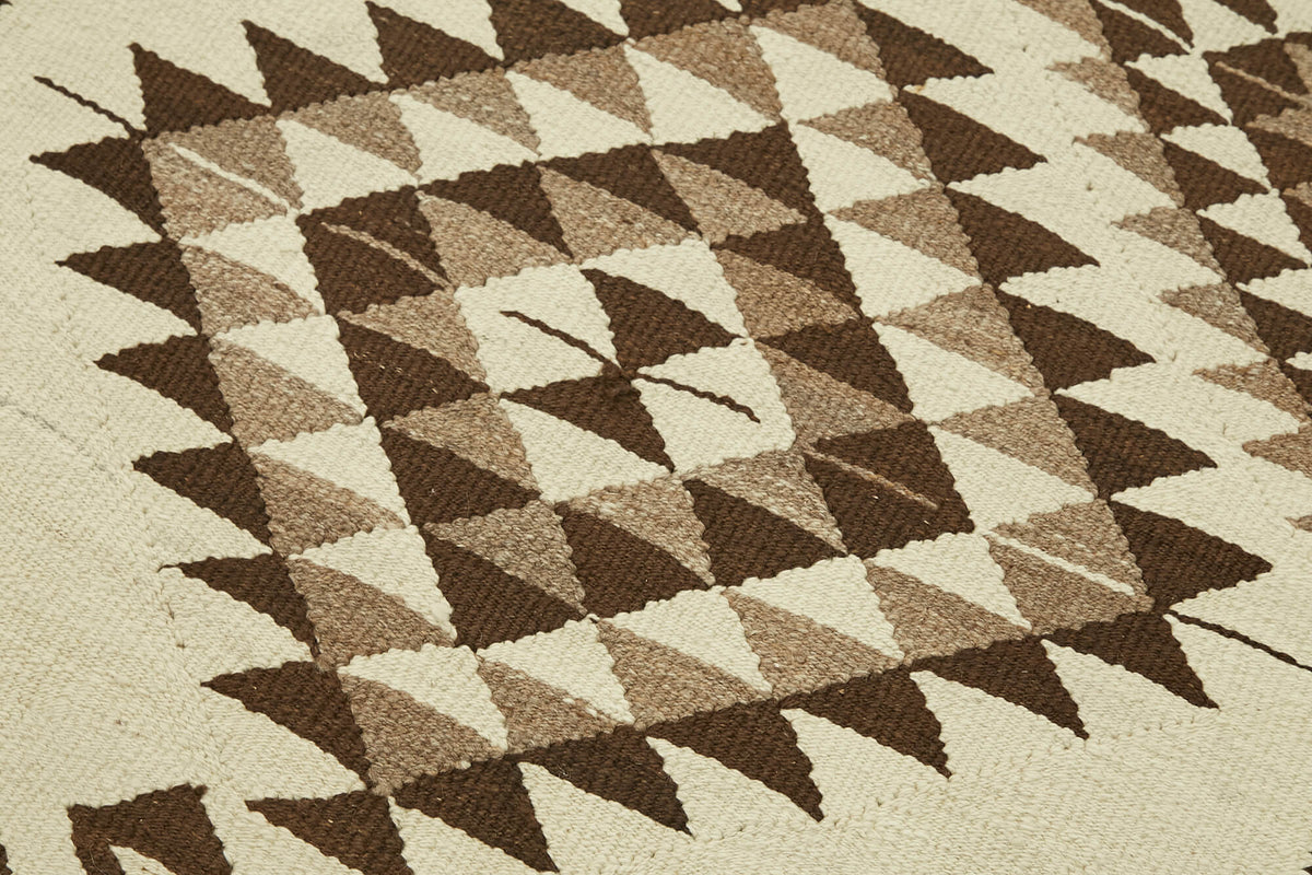 Razka Geometrik Kilim Yolluk, Krem ve Kahverengi Tonlar 95x373 cm – mekânda kullanım