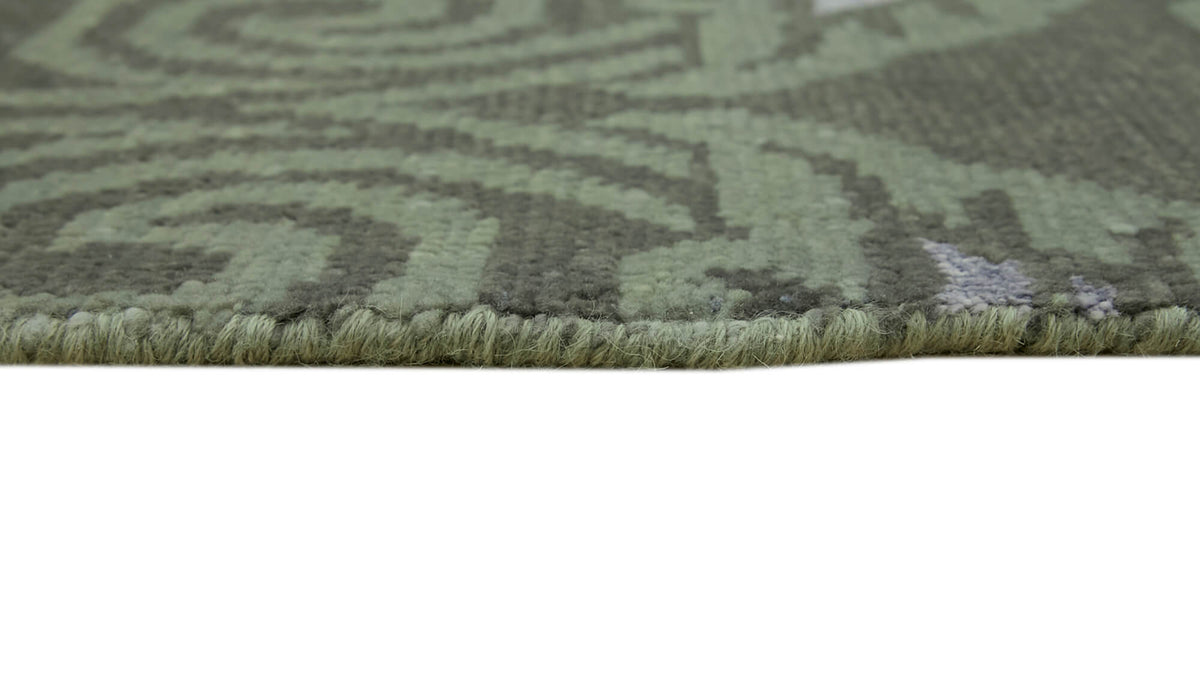 Nivro Vintage Uşak Halı Yeşil ve Açık Gri Madalyon Desenli 240x301 cm – farklı açı