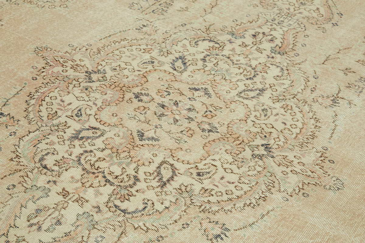 Rusvo Bej Kahverengi Madalyon Desenli Klasik El Dokuma Halı 240x372 cm – mekânda kullanım