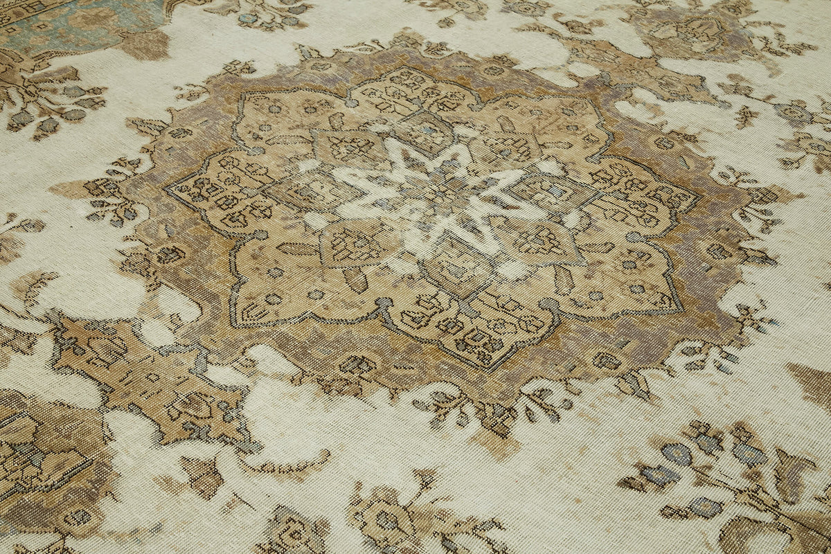 Rusvo Kahverengi Halı 6 m2 Vintage Madalyon Desenli 304x377 cm – mekânda kullanım