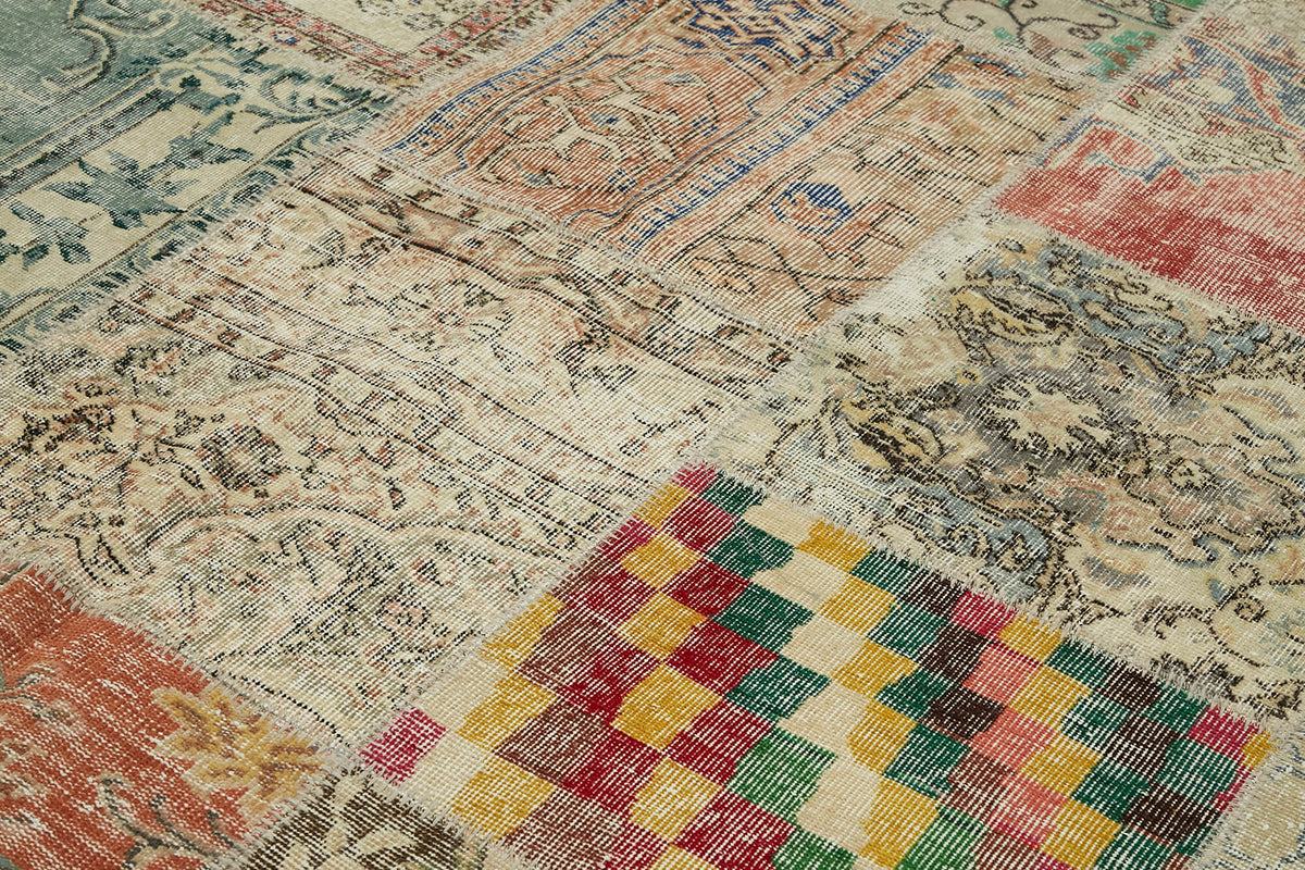 Razik Bej Zeminli Çok Renkli Patchwork Yün Halı 251x300 cm 43184 – mekânda kullanım
