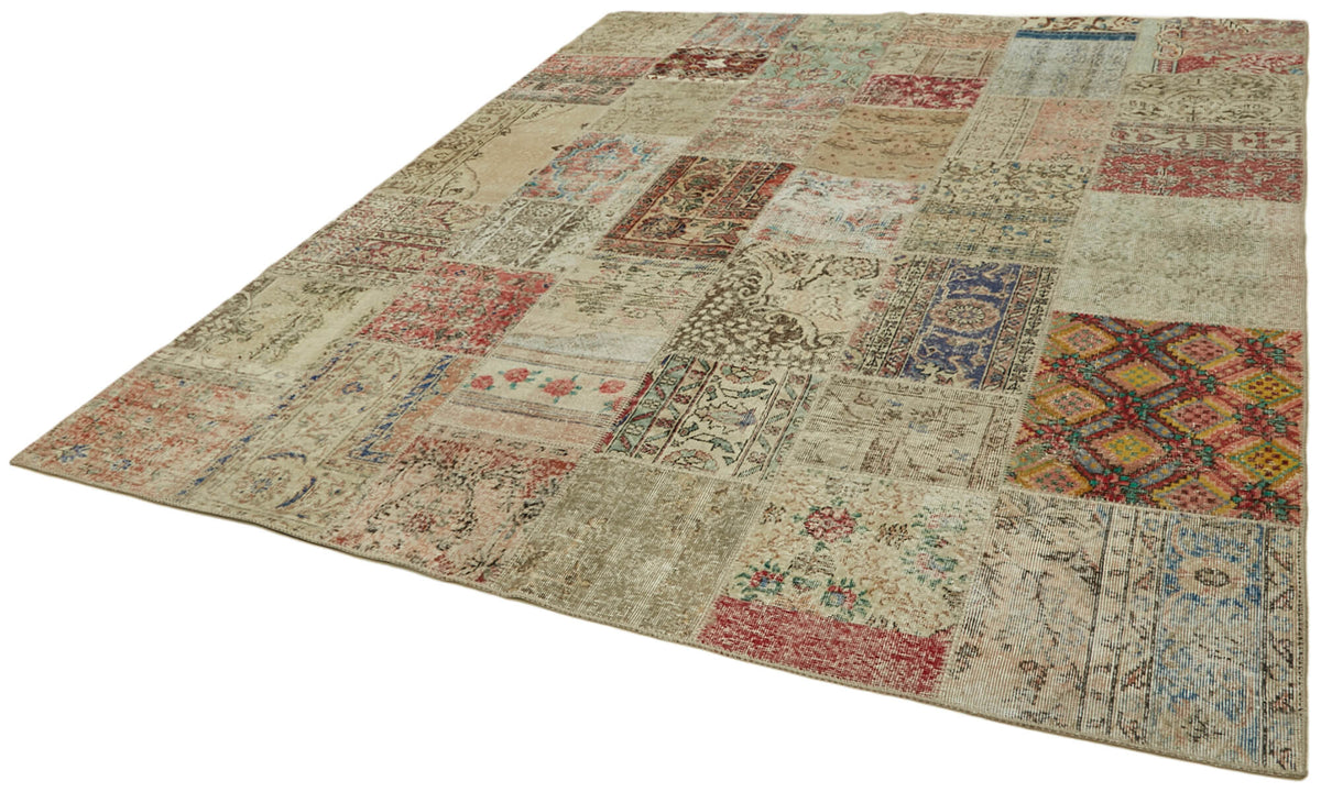 Razik Bej ve Gri Tonlarda Çok Renkli Patchwork Yün Halı 252x300 cm – doku yakın çekim