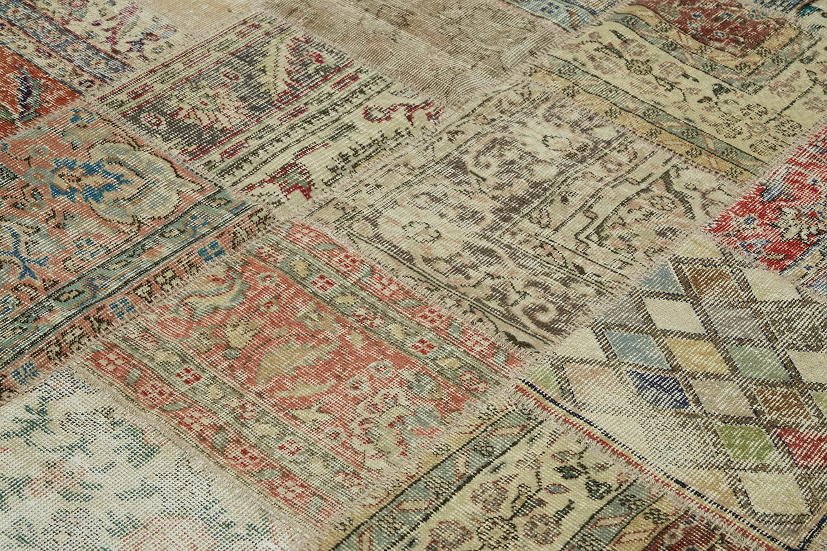 Razik Kırmızı Eskitme Halı Modern Patchwork 250x296 cm 43192 – mekânda kullanım