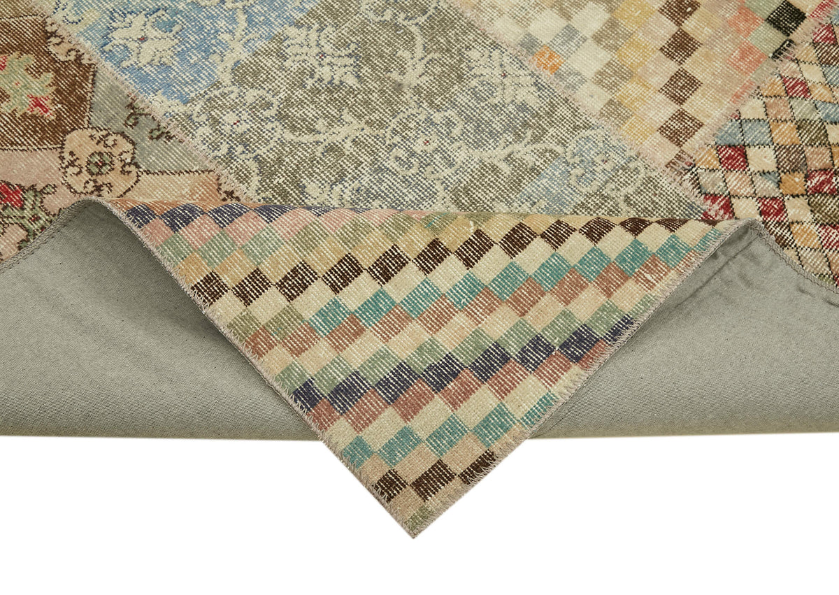 Razik Bej ve Çok Renkli Geometrik Desenli Yün Patchwork Halı 250x300 cm – kenar detayı