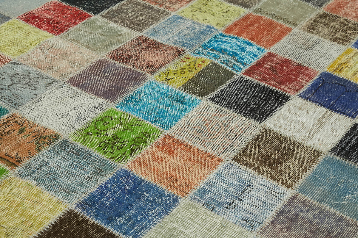 Ruzim Çok Renkli Geometrik Desenli Patchwork El Dokuma Halı 260x344 cm – mekânda kullanım
